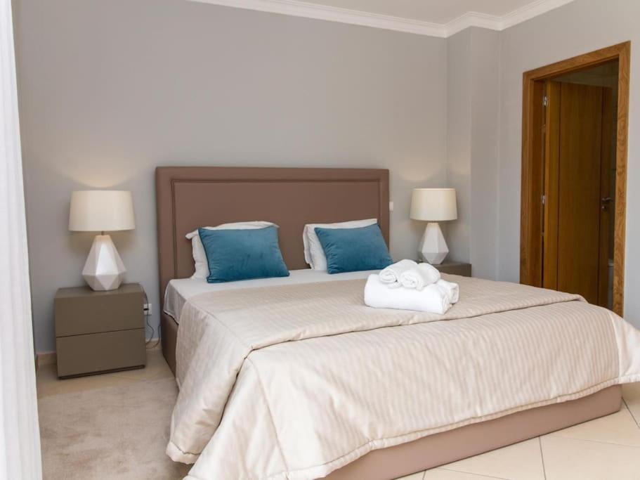 Magnolia O House - Pool View & Privat Garden & Garage Villa Albufeira Bagian luar foto