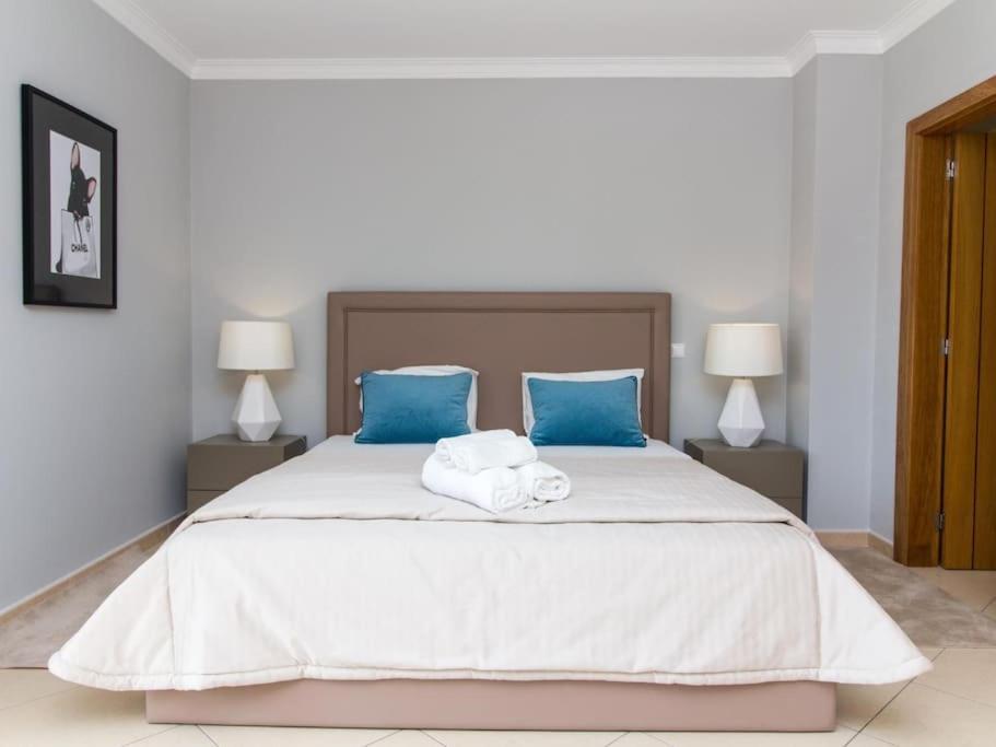 Magnolia O House - Pool View & Privat Garden & Garage Villa Albufeira Bagian luar foto